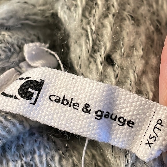 Cable & Gage Turtle Neck Sweater - Picture 5 of 9